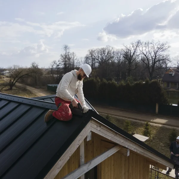 full-shot-roofer-working-with-helmet